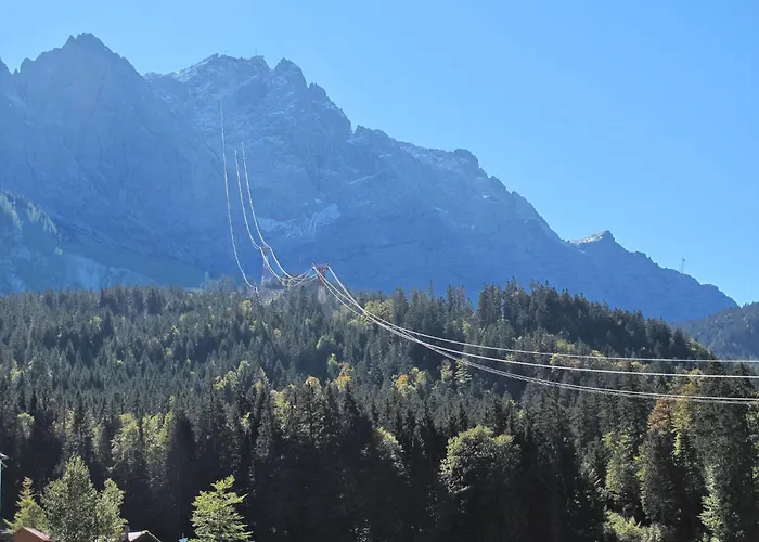 Holiday home Tolles In Mit Sonniger Terrasse By Interhome